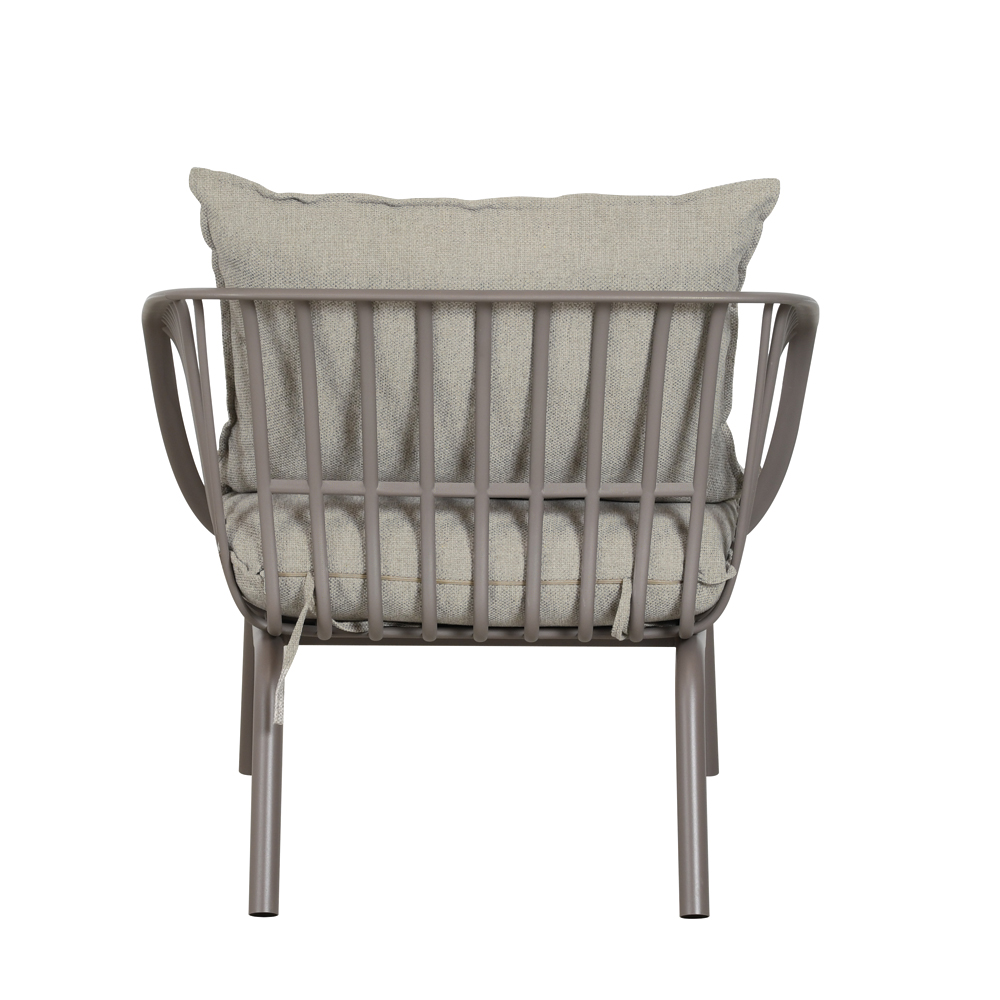 poltrona-seiva-fendi-e-amendoa_3